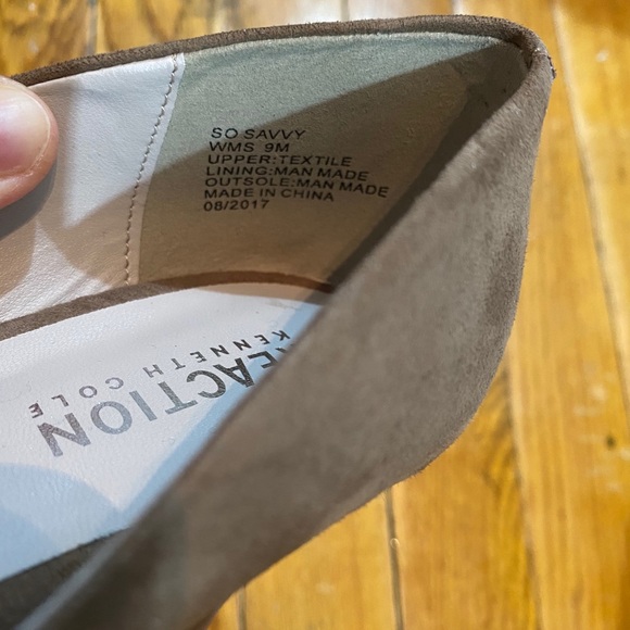 Kenneth Cole Reaction Pumps - Picture 2 of 5